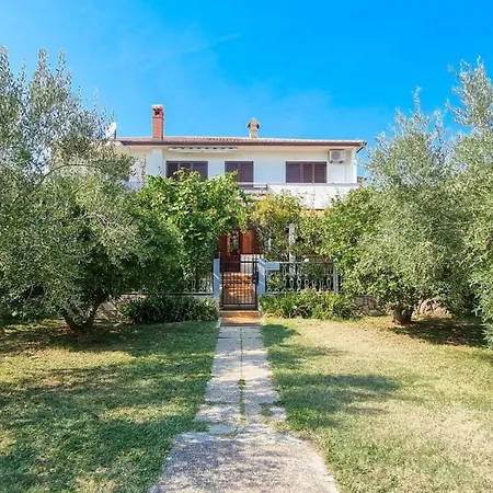 Petretic 2 Lejlighed *