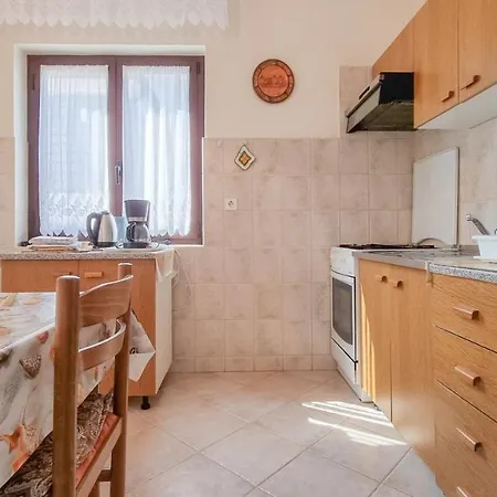Apartment Petretic 2