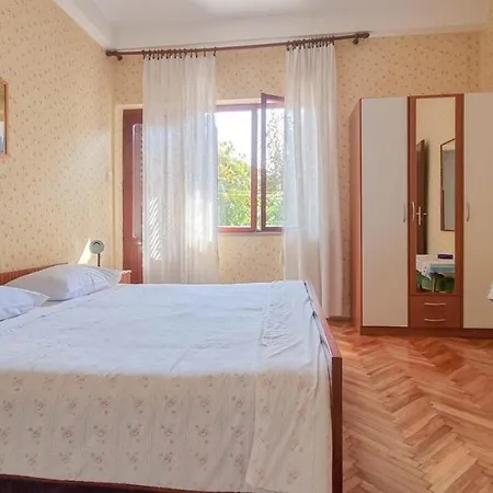 Apartment Petretic 2 Novigrad (Istria)