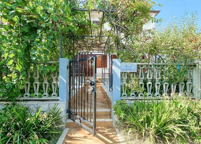 아파트 Petretic 2